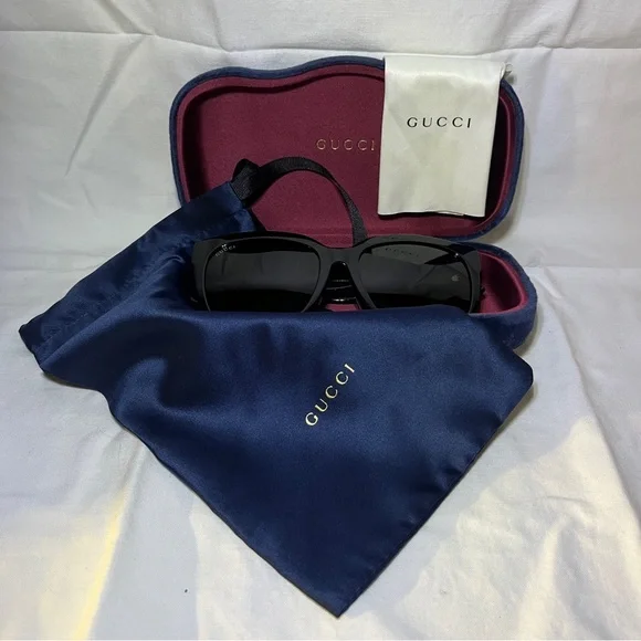 Gucci | Accessories | Gucci Black Square Framed Sunglasses  display picture 2